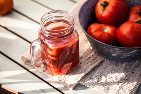 Tự làm nước ép cà chua tại nhà